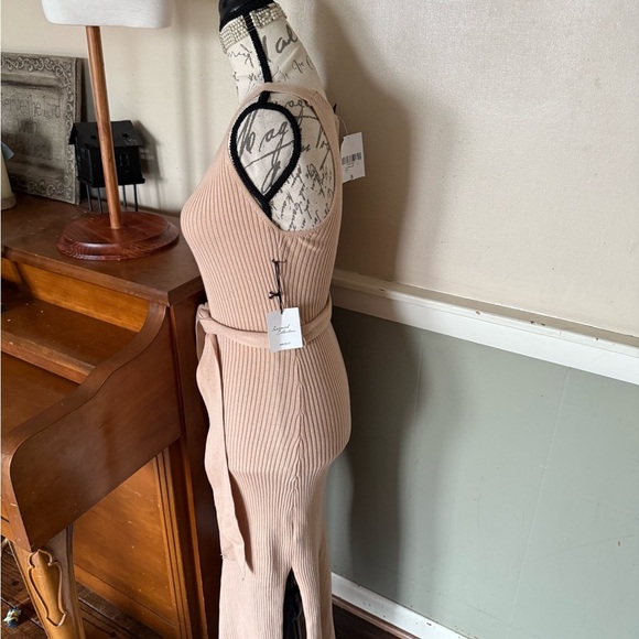 Forever 21 Tan Ribbed Sleeveless Bodycon Midi Dress - Picture 7 of 9